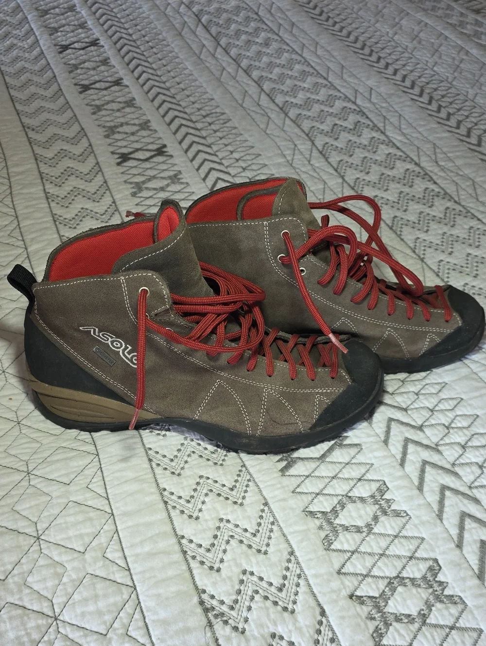 Asolo Brown Suede Hiking Boots GORE-TEX Vibram